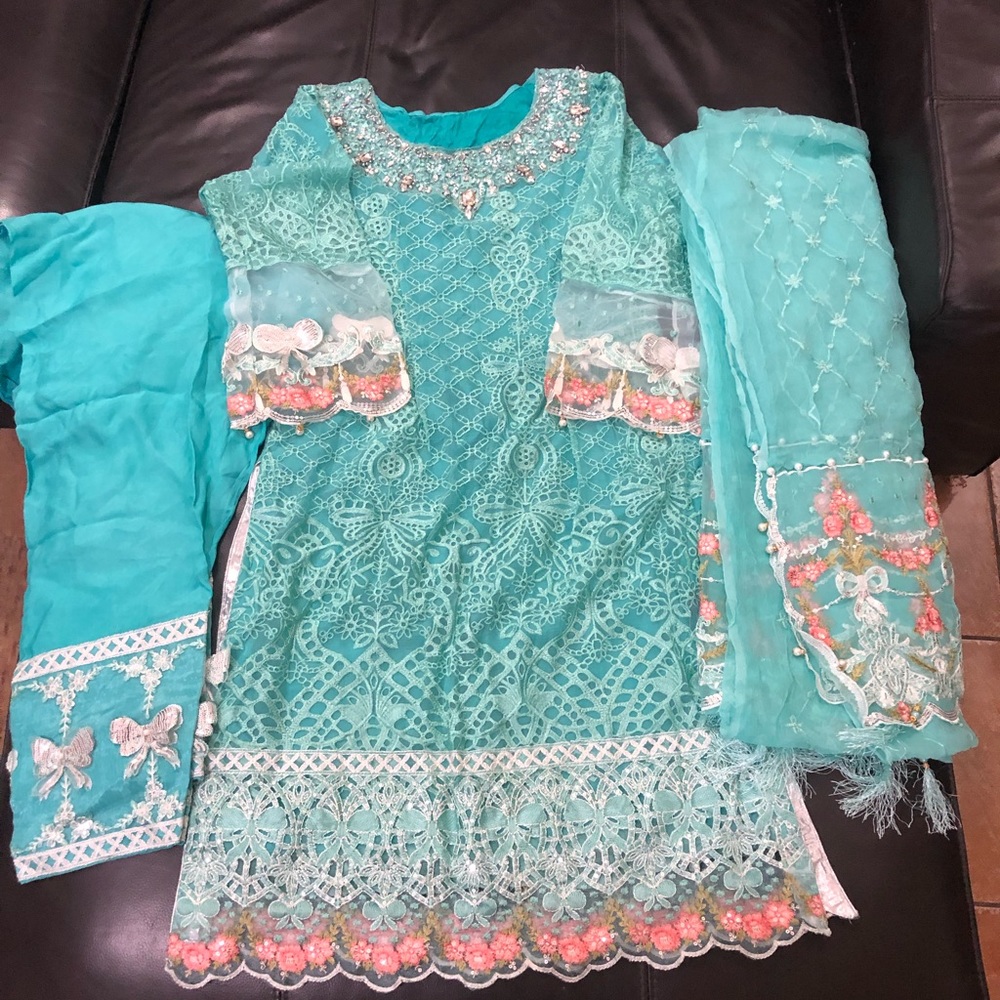 Indian Pakistani Dress - Picture 2 of 6